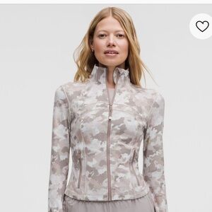 Lululemon cropped Define jacket